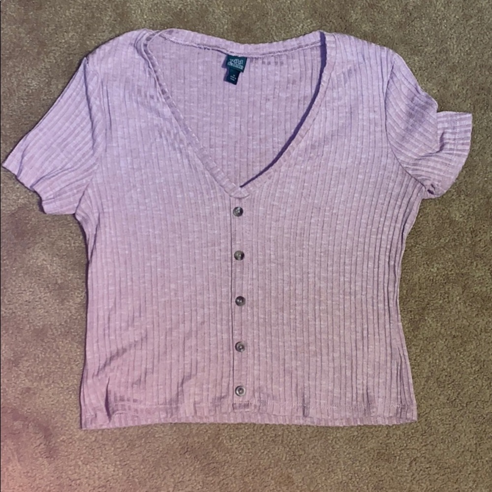 Short sleeve with button detail